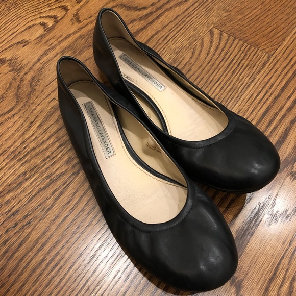 Vera Wang Lavender Black Flats - Picture 1 of 5